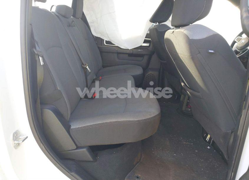 Photo 8 of 2024 Ram 2500 BIG HORN 4X4 6'4 BOX (VIN 3C6UR5DL1RG348964)