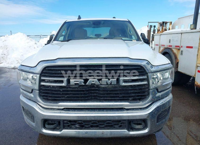 Photo 12 of 2019 Ram 2500 BIG HORN 4X4 6'4 BOX (VIN 3C6UR5DL2KG518920)