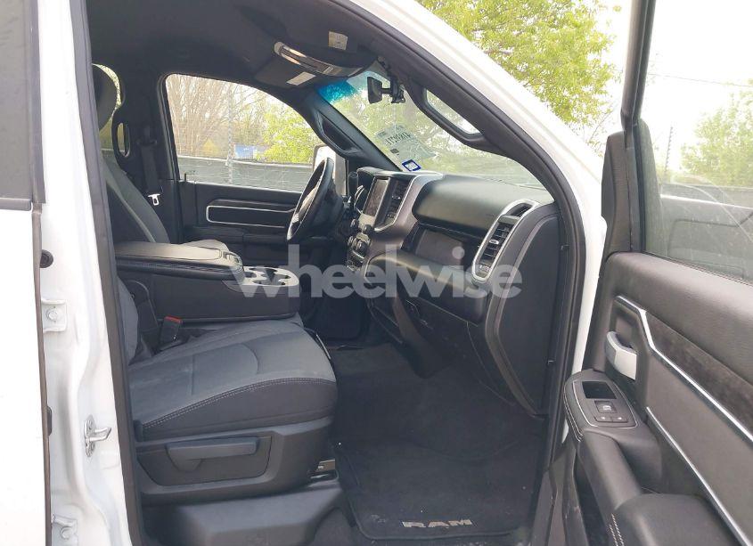 Photo 5 of 2024 Ram 2500 BIG HORN 4X4 6'4 BOX (VIN 3C6UR5DL2RG247688)