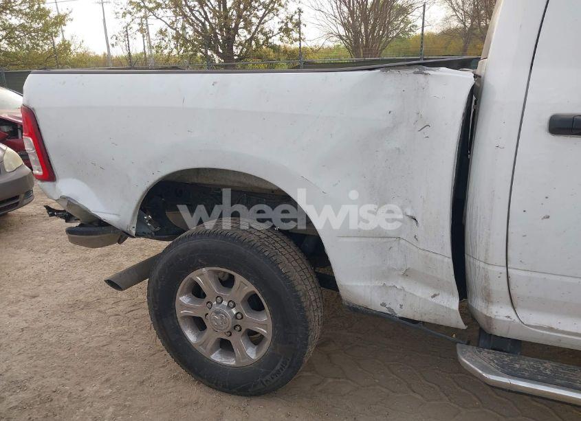 Photo 6 of 2024 Ram 2500 BIG HORN 4X4 6'4 BOX (VIN 3C6UR5DL2RG247688)