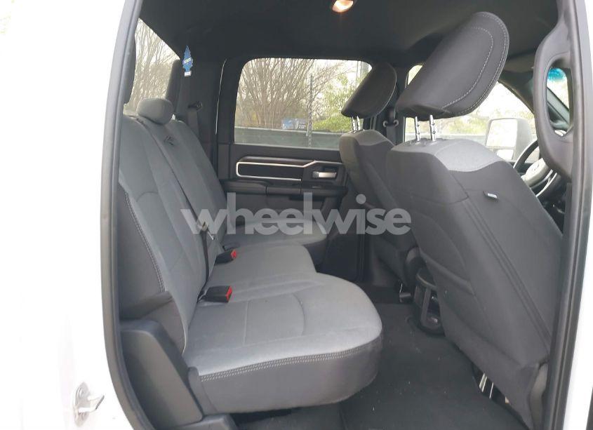 Photo 8 of 2024 Ram 2500 BIG HORN 4X4 6'4 BOX (VIN 3C6UR5DL2RG247688)