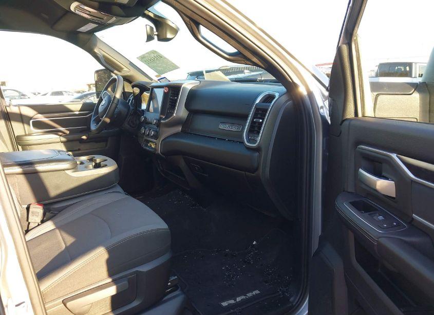 Photo 5 of 2024 Ram 2500 BIG HORN 4X4 6'4 BOX (VIN 3C6UR5DL2RG339982)