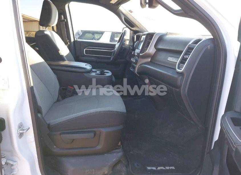 Photo 5 of 2024 Ram 2500 BIG HORN 4X4 6'4 BOX (VIN 3C6UR5DL3RG283485)