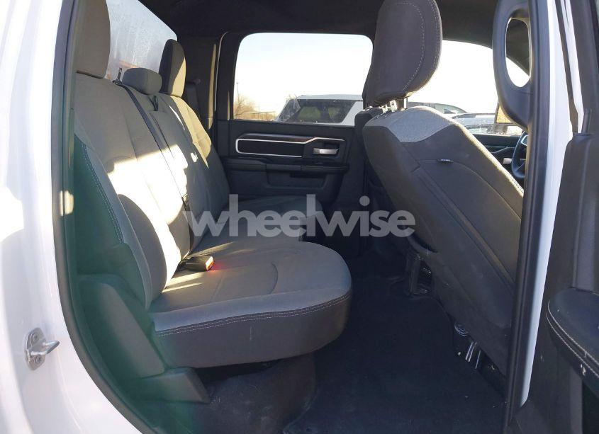 Photo 8 of 2024 Ram 2500 BIG HORN 4X4 6'4 BOX (VIN 3C6UR5DL3RG283485)