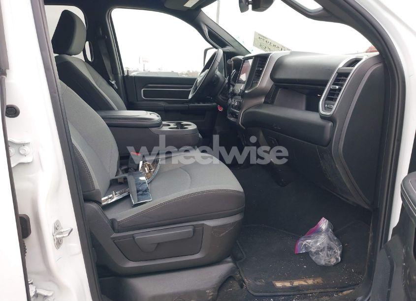 Photo 5 of 2024 Ram 2500 BIG HORN 4X4 6'4 BOX (VIN 3C6UR5DL3RG339974)