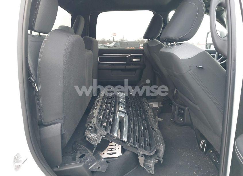 Photo 8 of 2024 Ram 2500 BIG HORN 4X4 6'4 BOX (VIN 3C6UR5DL3RG339974)