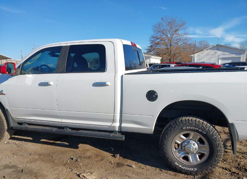 Photo 15 of 2017 Ram 2500 SLT 4X4 6'4 BOX (VIN 3C6UR5DL4HG515574)