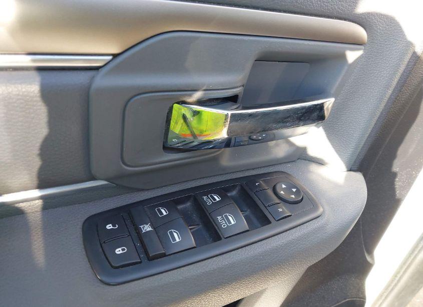 Photo 19 of 2017 Ram 2500 SLT 4X4 6'4 BOX (VIN 3C6UR5DL4HG515574)