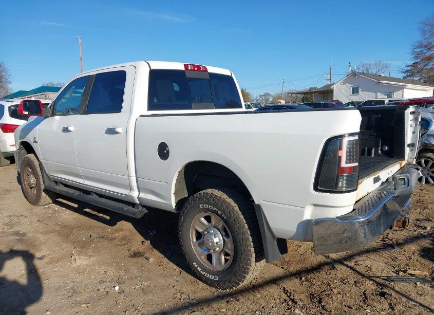 Photo 3 of 2017 Ram 2500 SLT 4X4 6'4 BOX (VIN 3C6UR5DL4HG515574)