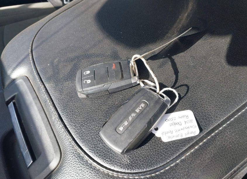 Photo 11 of 2024 Ram 2500 BIG HORN 4X4 6'4 BOX (VIN 3C6UR5DL4RG101518)