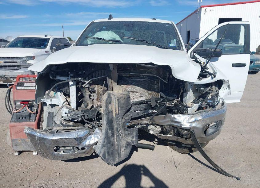 Photo 6 of 2024 Ram 2500 BIG HORN 4X4 6'4 BOX (VIN 3C6UR5DL4RG101518)