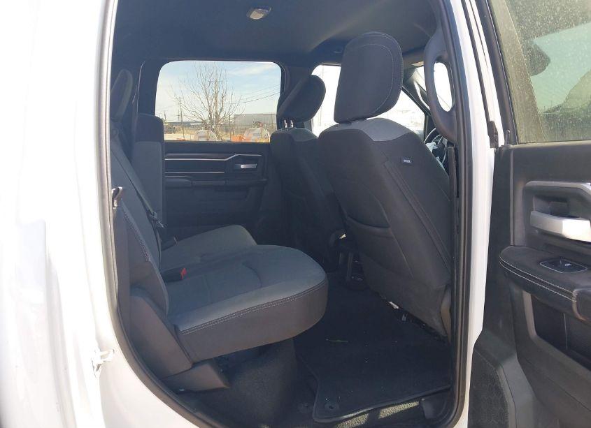 Photo 8 of 2024 Ram 2500 BIG HORN 4X4 6'4 BOX (VIN 3C6UR5DL4RG101518)