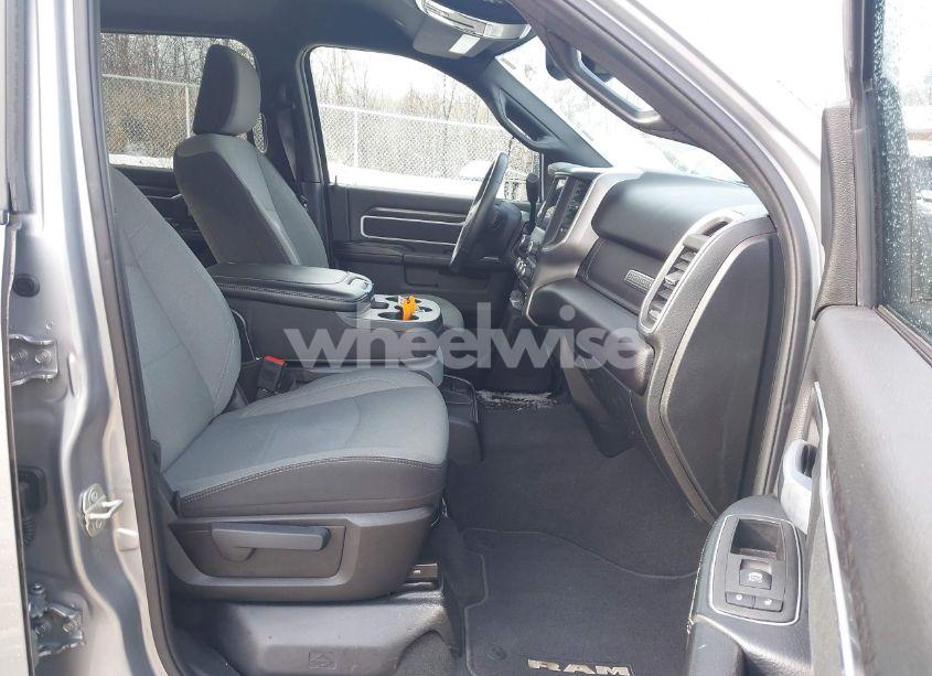 Photo 5 of 2024 Ram 2500 BIG HORN 4X4 6'4 BOX (VIN 3C6UR5DL4RG157944)