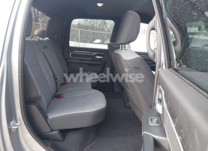 Photo 8 of 2024 Ram 2500 BIG HORN 4X4 6'4 BOX (VIN 3C6UR5DL4RG157944)