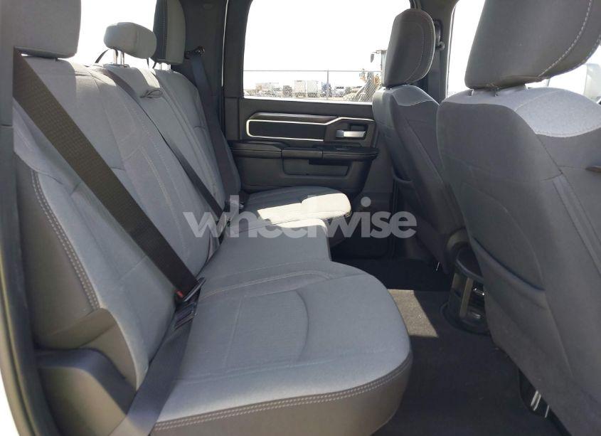 Photo 8 of 2024 Ram 2500 BIG HORN 4X4 6'4 BOX (VIN 3C6UR5DL4RG246011)