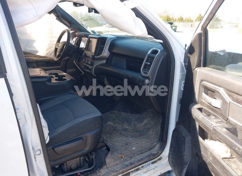 Photo 5 of 2024 Ram 2500 BIG HORN 4X4 6'4 BOX (VIN 3C6UR5DL4RG285892)