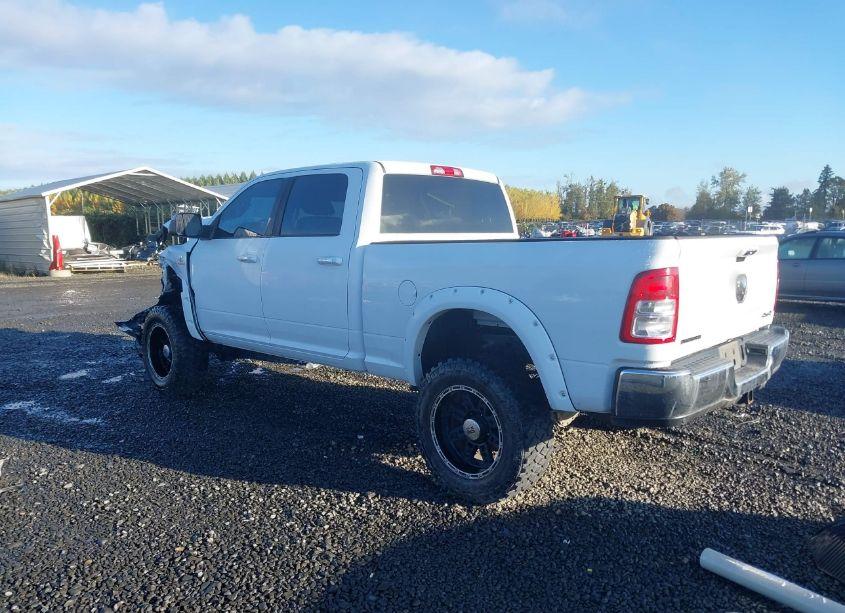 Photo 3 of 2019 Ram 2500 BIG HORN 4X4 6'4 BOX (VIN 3C6UR5DL5KG595586)