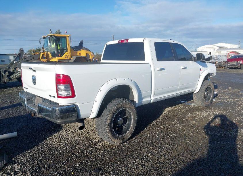 Photo 4 of 2019 Ram 2500 BIG HORN 4X4 6'4 BOX (VIN 3C6UR5DL5KG595586)