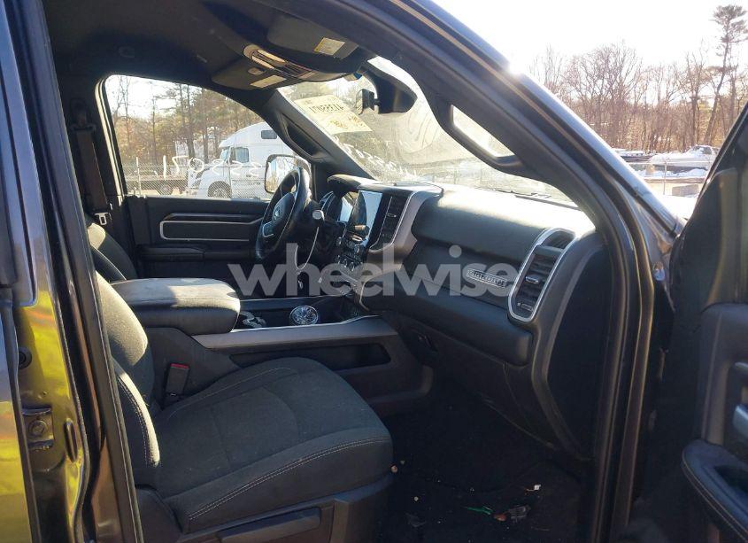 Photo 5 of 2022 Ram 2500 BIG HORN 4X4 6'4 BOX (VIN 3C6UR5DL5NG167103)