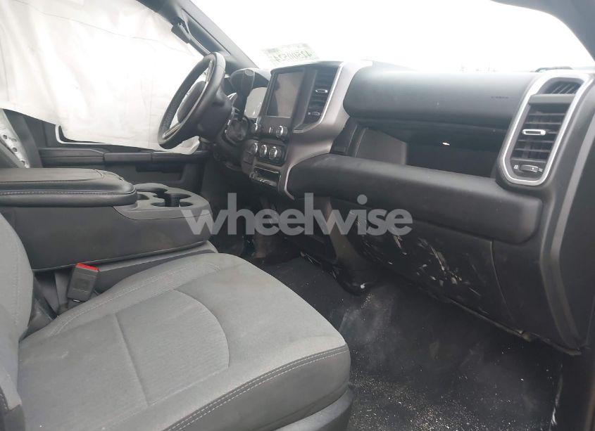 Photo 5 of 2024 Ram 2500 BIG HORN 4X4 6'4 BOX (VIN 3C6UR5DL5RG154048)