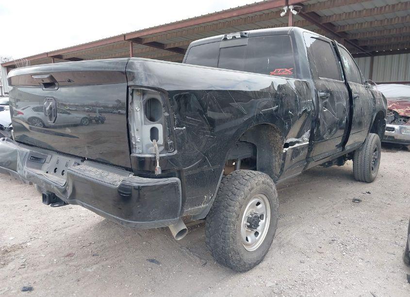 Photo 4 of 2024 Ram 2500 BIG HORN 4X4 6'4 BOX (VIN 3C6UR5DL5RG179452)