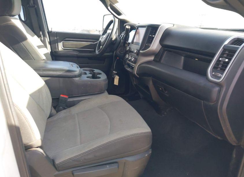 Photo 5 of 2024 Ram 2500 BIG HORN 4X4 6'4 BOX (VIN 3C6UR5DL5RG266719)