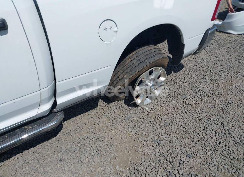 Photo 19 of 2024 Ram 2500 BIG HORN 4X4 6'4 BOX (VIN 3C6UR5DL5RG303820)