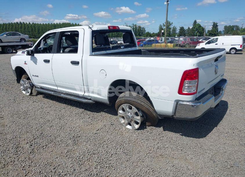 Photo 3 of 2024 Ram 2500 BIG HORN 4X4 6'4 BOX (VIN 3C6UR5DL5RG303820)