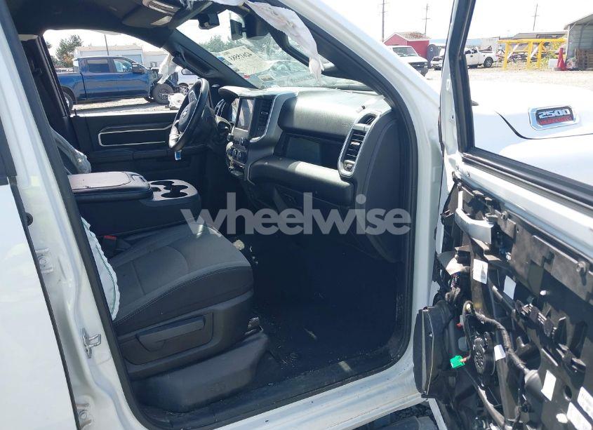 Photo 5 of 2024 Ram 2500 BIG HORN 4X4 6'4 BOX (VIN 3C6UR5DL5RG303820)