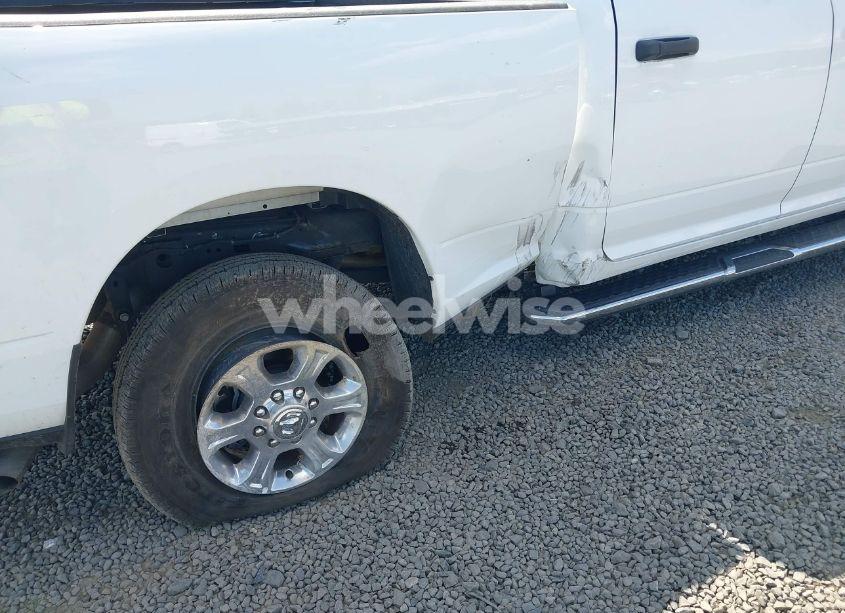 Photo 6 of 2024 Ram 2500 BIG HORN 4X4 6'4 BOX (VIN 3C6UR5DL5RG303820)