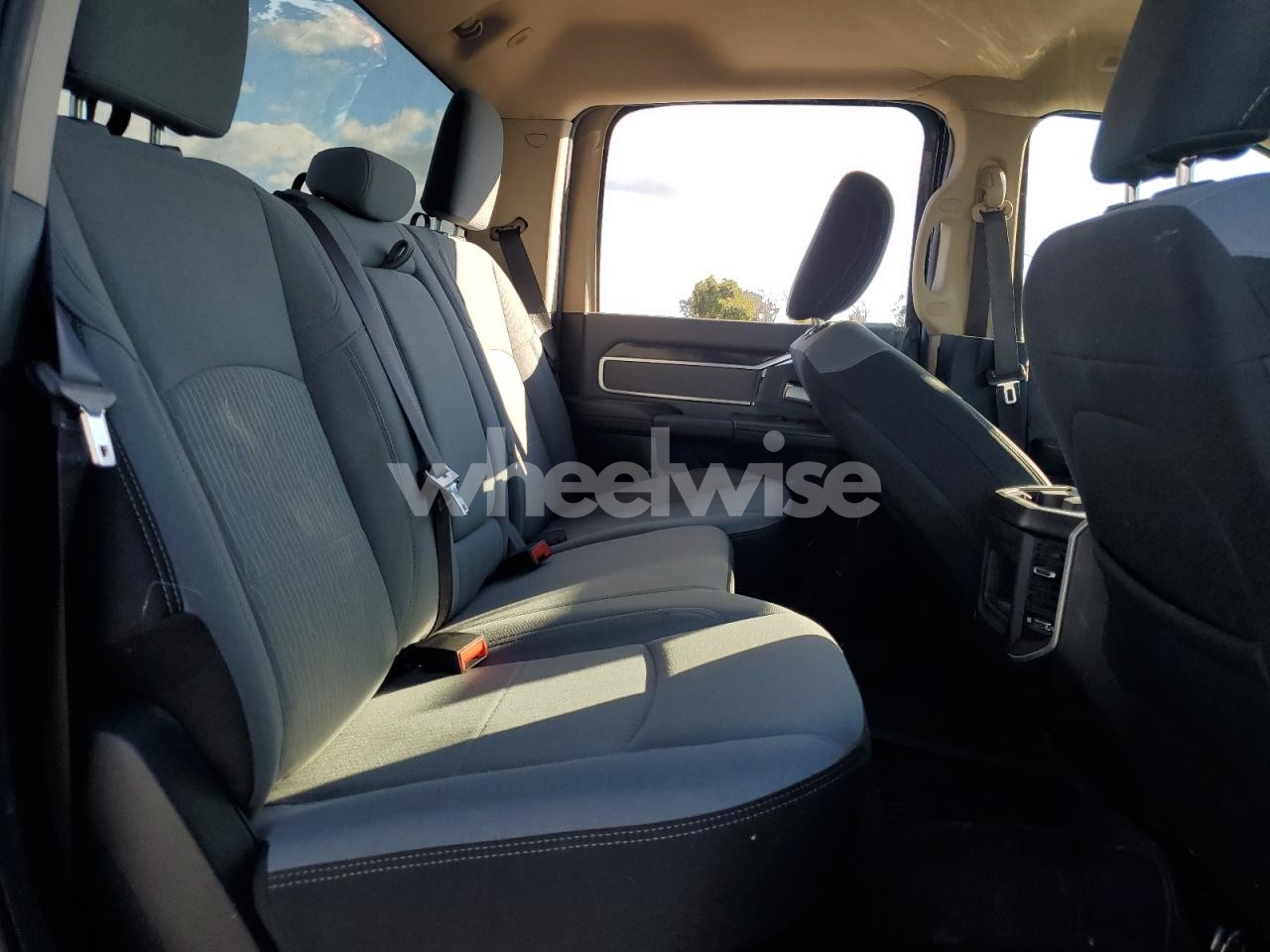 Photo 10 of 2019 RAM 2500 BIG HORN (VIN 3C6UR5DL6KG579722)