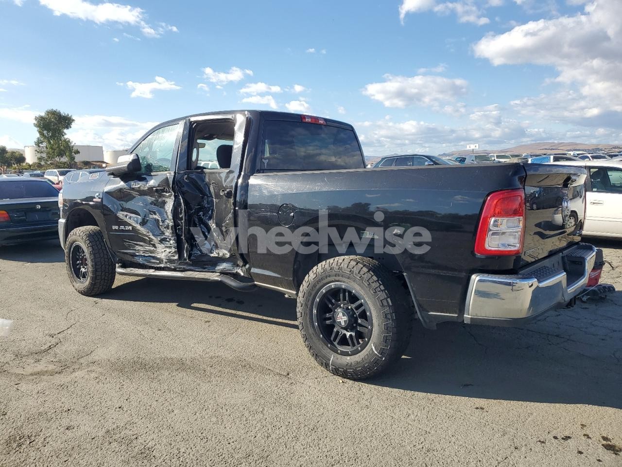 Photo 2 of 2019 RAM 2500 BIG HORN (VIN 3C6UR5DL6KG579722)