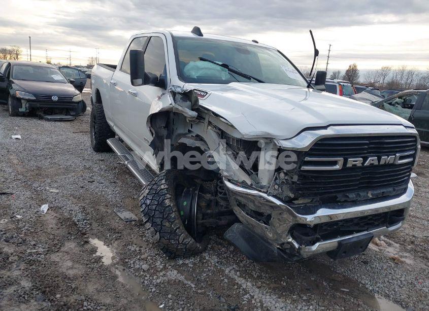 Photo 6 of 2019 Ram 2500 BIG HORN 4X4 6'4 BOX (VIN 3C6UR5DL6KG678413)