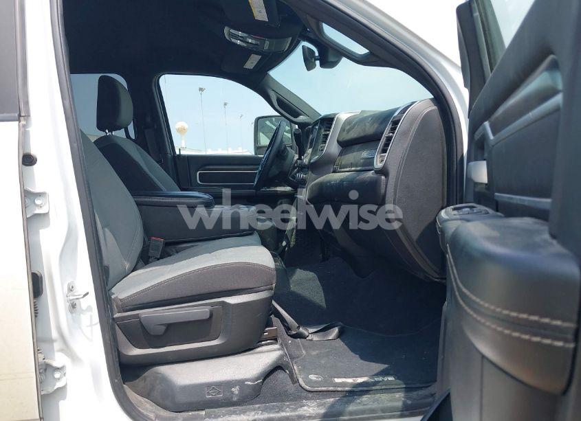 Photo 5 of 2024 Ram 2500 BIG HORN 4X4 6'4 BOX (VIN 3C6UR5DL6RG157864)