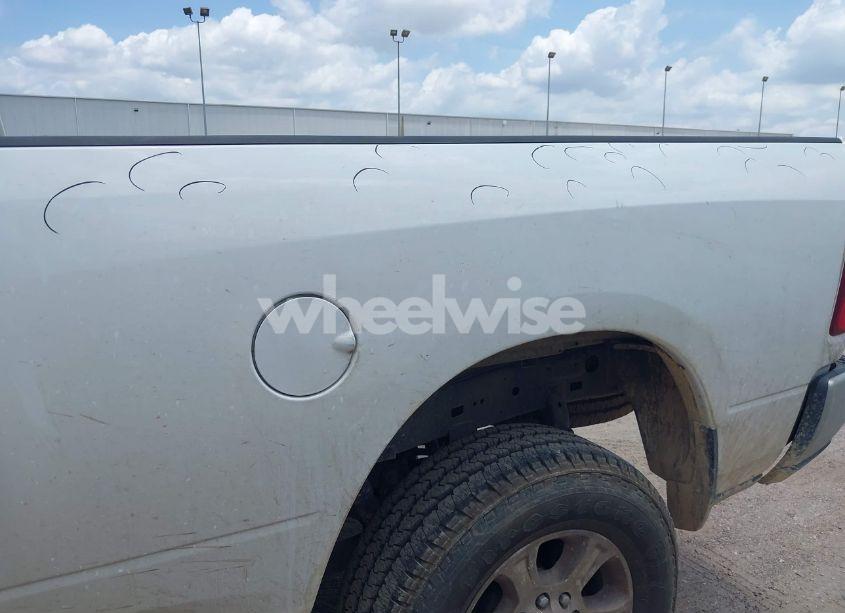 Photo 6 of 2024 Ram 2500 BIG HORN 4X4 6'4 BOX (VIN 3C6UR5DL6RG157864)