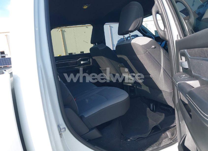 Photo 8 of 2024 Ram 2500 BIG HORN 4X4 6'4 BOX (VIN 3C6UR5DL6RG285652)