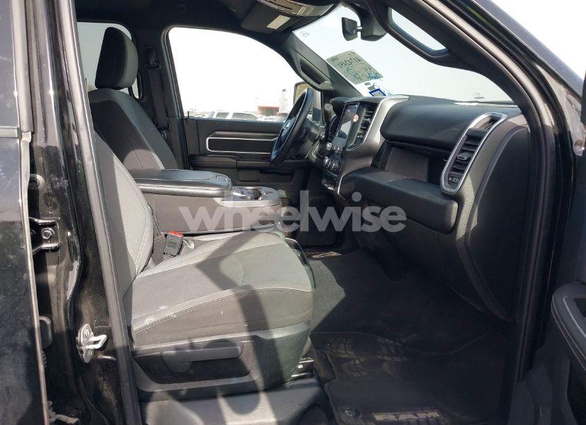 Photo 5 of 2024 Ram 2500 BIG HORN 4X4 6'4 BOX (VIN 3C6UR5DL6RG291354)