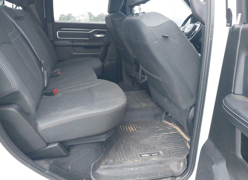 Photo 8 of 2019 Ram 2500 BIG HORN 4X4 6'4 BOX (VIN 3C6UR5DL7KG664343)