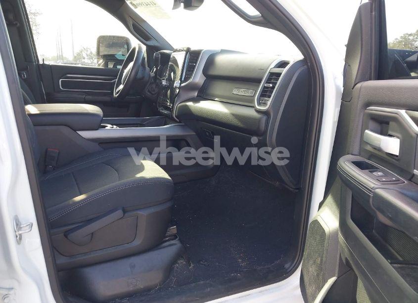 Photo 5 of 2024 Ram 2500 BIG HORN 4X4 6'4 BOX (VIN 3C6UR5DL7RG144685)