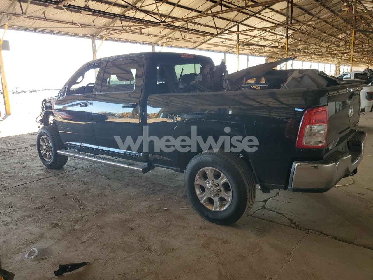 Photo 2 of 2024 RAM 2500 BIG HORN (VIN 3C6UR5DL7RG269685)