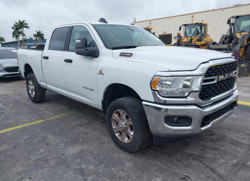 2024 Ram 2500 (VIN 3C6UR5DL8RG158028) main photo