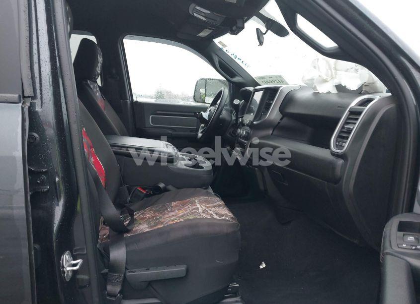 Photo 5 of 2022 Ram 2500 BIG HORN 4X4 6'4 BOX (VIN 3C6UR5DL9NG104389)