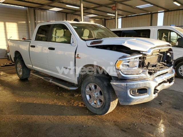 Photo 2 of 2024 RAM 2500 BIG HORN (VIN 3C6UR5DL9RG101384)