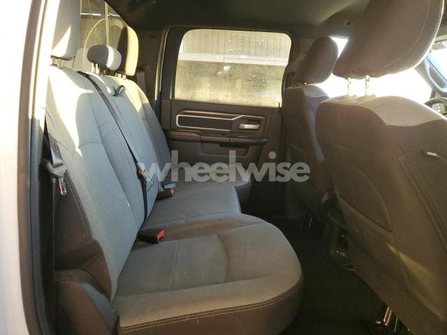 Photo 9 of 2024 RAM 2500 BIG HORN (VIN 3C6UR5DL9RG101384)