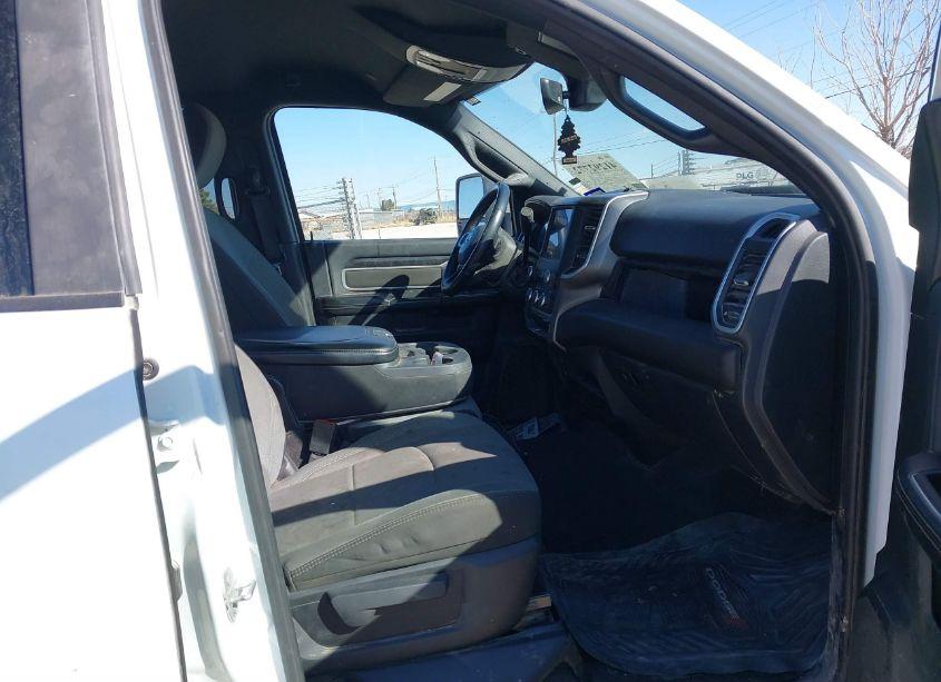 Photo 5 of 2024 Ram 2500 BIG HORN 4X4 6'4 BOX (VIN 3C6UR5DL9RG113826)