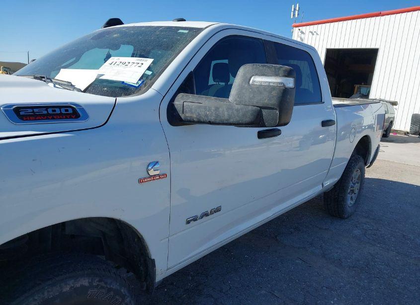 Photo 6 of 2024 Ram 2500 BIG HORN 4X4 6'4 BOX (VIN 3C6UR5DL9RG113826)