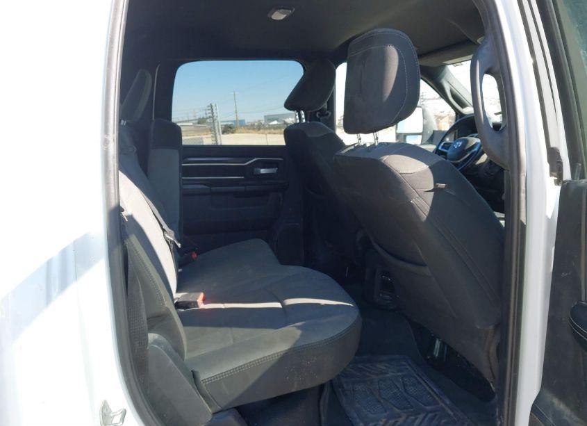 Photo 8 of 2024 Ram 2500 BIG HORN 4X4 6'4 BOX (VIN 3C6UR5DL9RG113826)