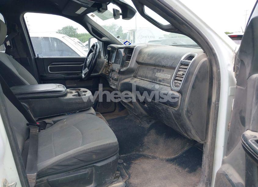 Photo 5 of 2024 Ram 2500 BIG HORN 4X4 6'4 BOX (VIN 3C6UR5DL9RG157986)