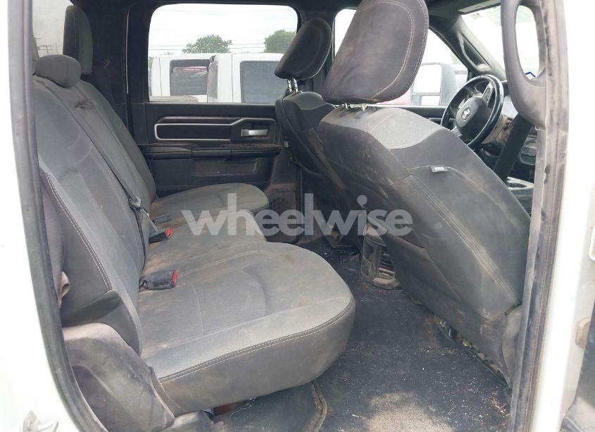 Photo 8 of 2024 Ram 2500 BIG HORN 4X4 6'4 BOX (VIN 3C6UR5DL9RG157986)