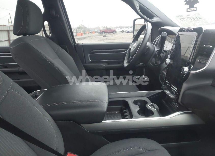 Photo 5 of 2024 Ram 2500 BIG HORN 4X4 6'4 BOX (VIN 3C6UR5DL9RG224098)